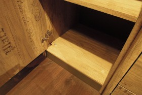 Шкаф для белья «Пилигрим» (Дуб Каньон светлый, Фон серый) в Бородино - borodino.katalogmebeli.com | фото 5